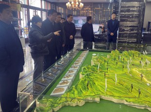 州委书记郭鹤立光临临夏农特产品大观园调研督查农特产品展示情况